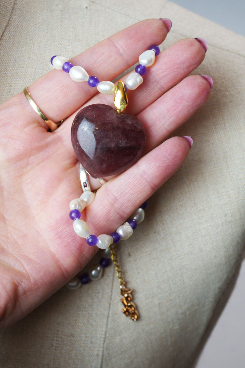 Lilibeth Choker in Natural Pearls and Amethysts